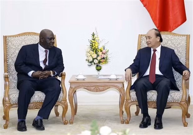 越南政府总理阮春福会见尼日利亚驻越大使 ảnh 2