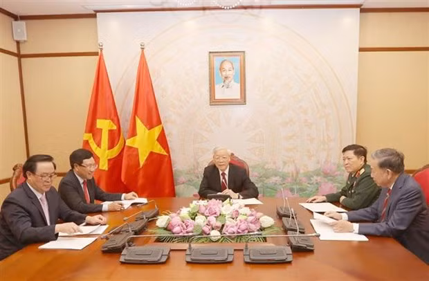  越共中央总书记、国家主席阮富仲与柬埔寨首相、柬埔寨人民党主席洪森通电话 ảnh 2