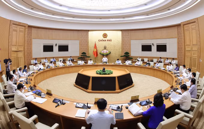 越南政府总理范明政主持政府6月例行会议 ảnh 2