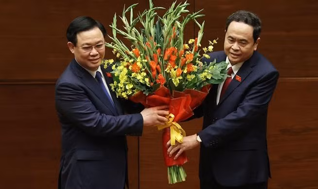 王廷惠同志当选第十五届国会主席 ảnh 1
