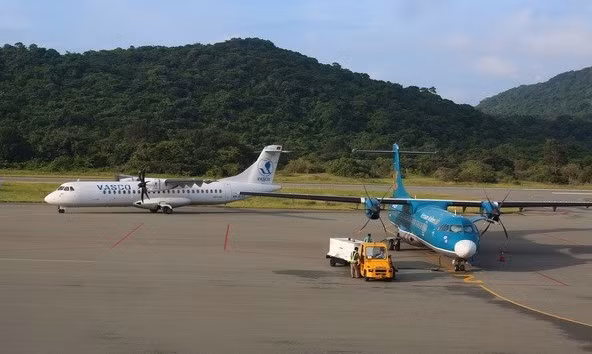 昆岛机场将扩建至年旅客吞吐量200万人次 满足旅客不断增长的需求 ảnh 1