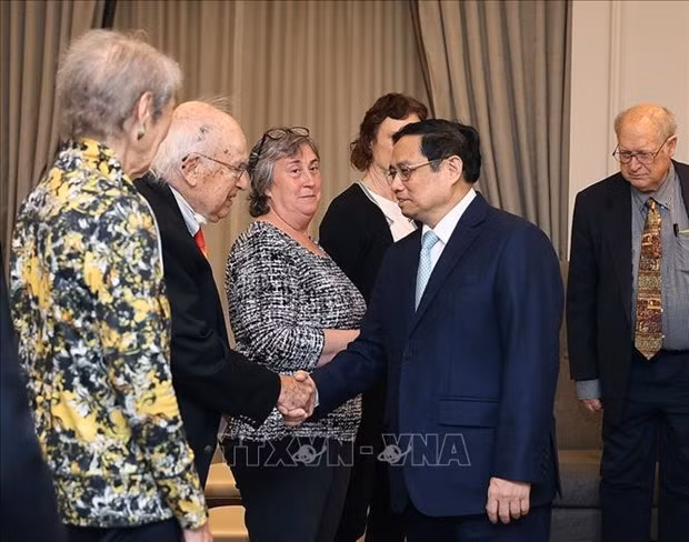 越南政府总理范明政会见支持越南的美国友人 ảnh 1