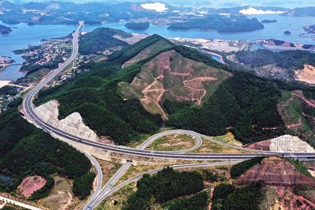 云屯—芒街高速公路：广宁省经济增长的新动力 ảnh 1