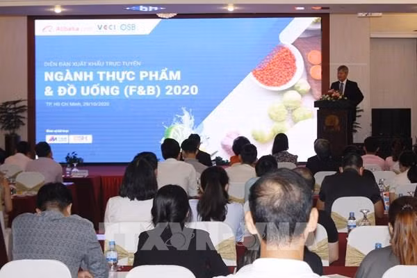 越南工商会与阿里巴巴集团联合举办2020年食品和饮料业出口在线论坛 ảnh 1