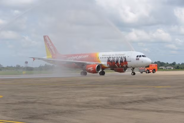 曼谷至乌汶府航线首飞成功 越捷航空在泰国境内航线上推出零泰铢机票 ảnh 3