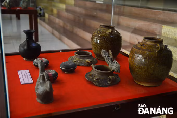 岘港博物馆举行海底沉船中陶瓷器系列展 ảnh 2