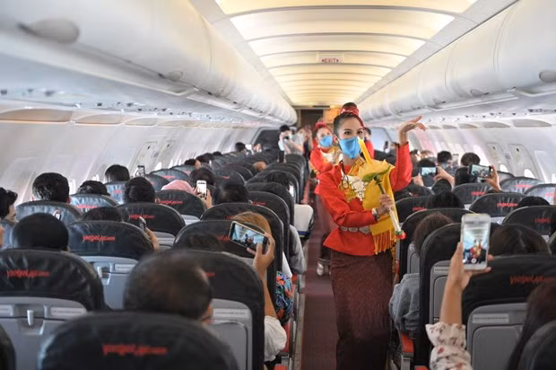曼谷至乌汶府航线首飞成功 越捷航空在泰国境内航线上推出零泰铢机票 ảnh 2