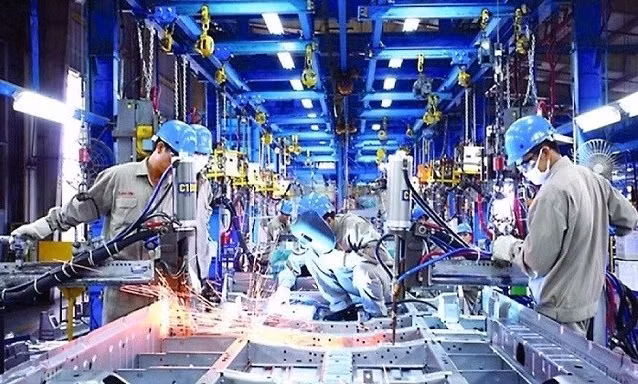越南政府总理发布有关复工复产的指示 ảnh 1