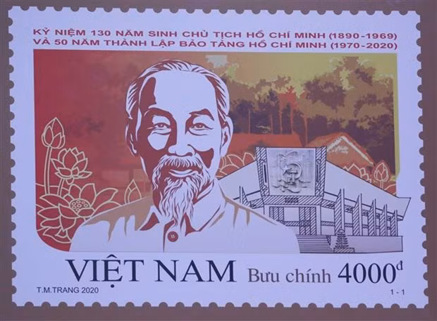 越南政府总理签发纪念胡志明主席诞辰130周年的邮票 ảnh 2