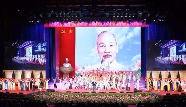各国政党和国际友人就胡志明主席诞辰130周年致电越南领导人 ảnh 1