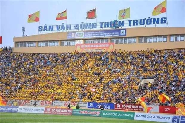 越南成为东南亚地区重新启动各场足球比赛的首个国家 ảnh 1