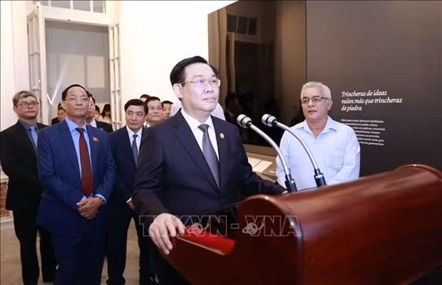 王廷惠一行参观古巴菲德尔·卡斯特罗中心 ảnh 2