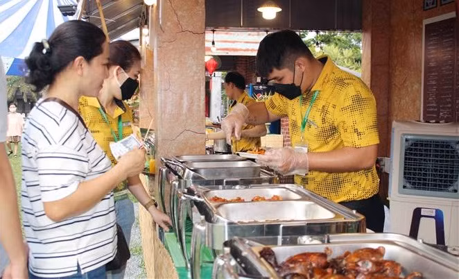 2023年西贡旅游美食文化节汇聚350多道异地特色美食 ảnh 2
