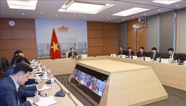 越南国会主席王廷惠与中国全国人大常委会委员长赵乐际举行视频会谈 ảnh 1