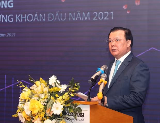 河内证券交易所举行2021年首个交易日开市敲锣仪式 ảnh 2