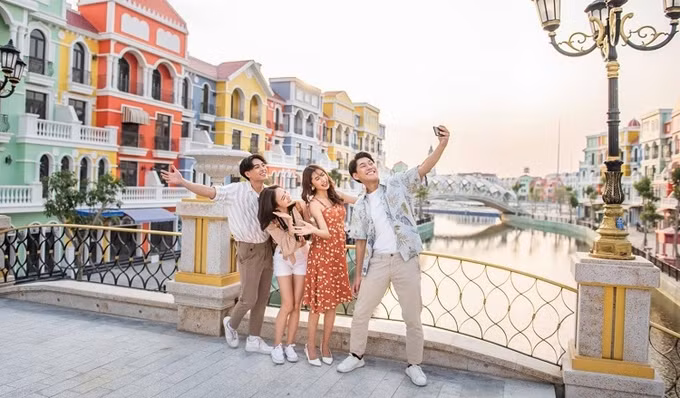 4·30假期游客量增长强劲 许多旅行团爆满 ảnh 2