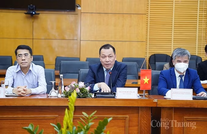 越南工贸部欢迎英国为落实COP26承诺所提出的建议 ảnh 1