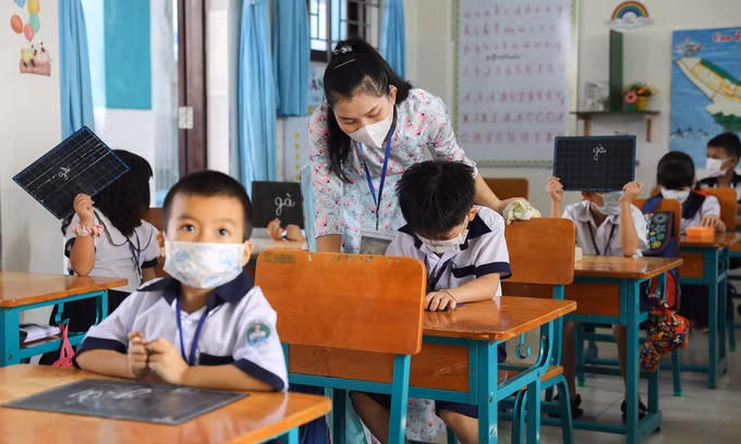 全国63省市学生返校上课：注重对学生进行心理辅导和增强课堂互动与凝聚力 ảnh 2