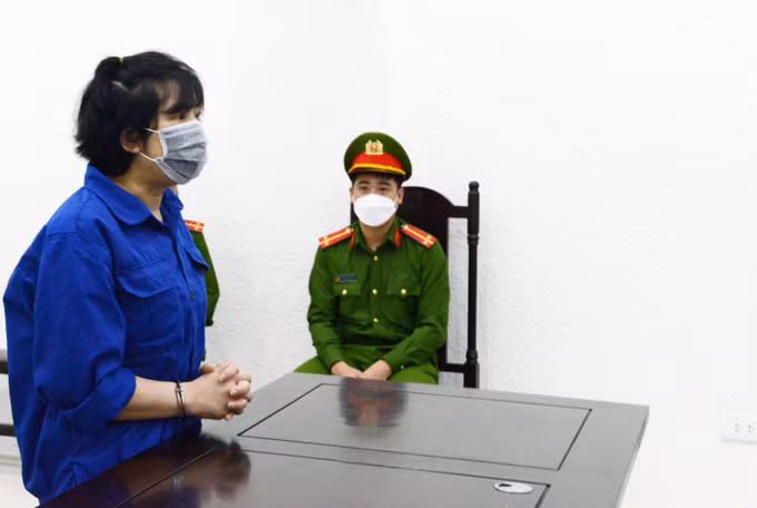 黎氏秋香以“滥用民主自由权”罪被判处有期徒刑21个月 ảnh 1