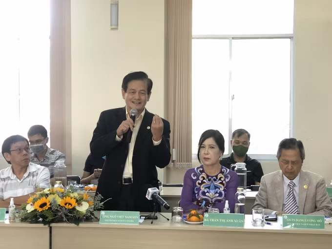 胡志明市举行疫情后经济发展的侨胞见面会 ảnh 1