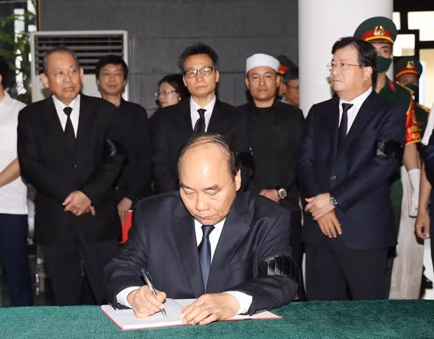 武昴同志遗体告别仪式和追悼会在河内隆重举行 ảnh 3