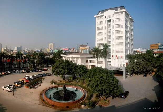 越南两所大学首次跻身2021年世界年轻大学排行榜 ảnh 1