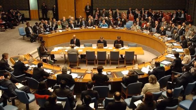 越南支持有关国家在起诉和审判严重国际罪行方面承担主要责任 ảnh 1