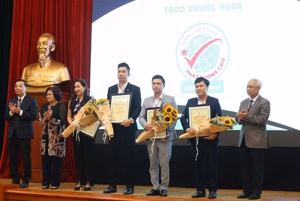新冠肺炎疫情后企业和农民启动经营的新标准 ảnh 1